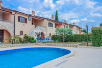 Poreč, kuća s bazenom i otvorenim pogledom