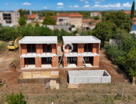 Poreč - Moderna dvojna kuća s bazenom 5min od centra