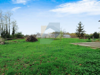 Poreč, okolica Građevinsko zemljište na rubu građevinske zone s pogled