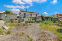 Poreč, okolica - kamena kuća za renovaciju