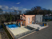 Poreč okolica, kvalitetna dvojna kuća sa bazenom
