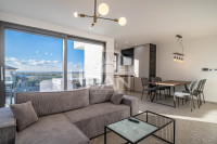 Poreč, okolica - moderan obiteljski stan s pogledom na more!