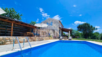 Poreč, okolica - Prekrasna kamena kuca s zemljištem preko 6000m2