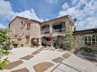 POREČ OKOLICA!!! Prostran stan u kući od 135 m2 sa 3 spavaće sobe