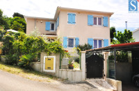 Poreč, samostojeća kuća od 180 m2 s bazenom, 2 stana