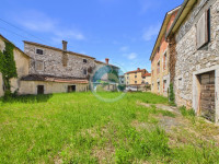 POREČ!!! Stara istarska kuća za renoviranje i okućnica 1000 m2, 2 km o