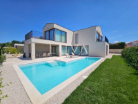 Poreč, Vabriga, kuća s bazenom 206 m2 na prodaju