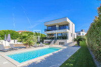 POREČ -Vrhunska kvalitetna vila s bazenom i welnessom