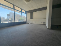 Poslovni prostor 98+220m² za ured, ordinaciju, igraonicu - Trstenik