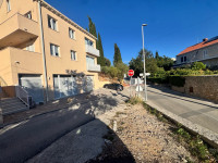 Poslovni prostor: Čibača, uslužna djelatnost, 51 m2