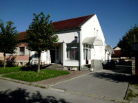 Poslovni prostor: Daruvar, objekt sa poslovnim prostorima u centru!