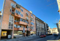 Poslovni prostor s izlogom - 130 m2, Metković