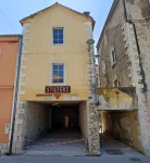 Poslovni prostor: Metković, uslužna djelatnost, 592,34 m2