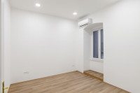 Poslovni prostor: Rijeka, uredski, 15 m2