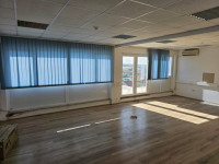 Poslovni prostor: Solin, uredski, 300 m2