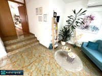 Poslovni prostor: Split (uz Velebitsku) URED - SALON itd. / čitaj opis