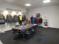 **POSLOVNI PROSTOR**URED**ŽITNJAK**8 EURA m2**260m2