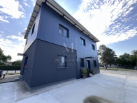 Poslovni prostor, Zakup, Zagreb, Petruševec, 85 m2 + skladišni prostor