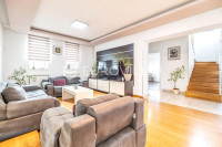 Sveta Nedelja, Poslovno-stambena zgrada + dvije hale, NKP 670