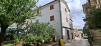 Poslovno-stambeni objekt, vinarija, Višnjan, 450 m²