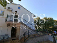 Povile, samostojeća kuća 180m2, okućnica 561m2, 332.000 €