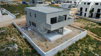 POVLJANA, OTOK PAG – Luksuzni dvoetažni apartman s privatnim bazenom i