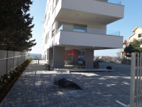 POVLJANA- visoko kvalitetan apartman sa vrtom