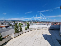 PREDIVAN 3-SOBAN PENTHOUSE NA JARUNU