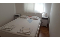 Predivan stan u srcu Novalje za najam!