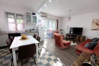 Predivan stan u Varošu, Šibenik 85m² s krovnom terasom i garažom