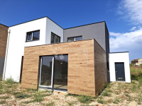 Predivna kuća sa bazenom na mirni lokaciji