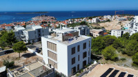 Penthouse s krovnom terasom i panoramskim pogledom, Primošten