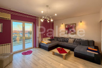 Prekrasan i renoviran trosobni stan sa vrtom u mirnom kvartu