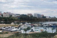 "Prekrasan stan s pogledom na luku"