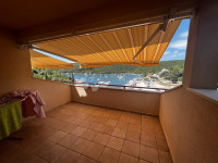 Prekrasan stan s pogledom na more u blizini Pavičina
