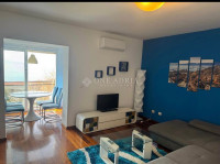 PREKRASAN STAN S POGLEDOM NA MORE