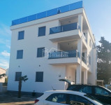 .::: Prekrasna apartmanska kuća, 2. red na Srimi :::.