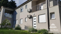 Prekrasna apartmanska kuća u centru. Premantura.