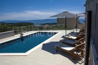 Prekrasna vila s bazenom, Makarska