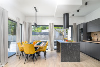 Prekrasna villa s okućnicom od 983m2 i bazenom, mirna lokacija
