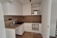 Preuređeni stan na atraktivnoj lokaciji u centru grada na 1. kat