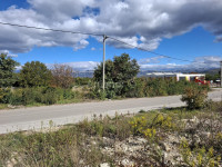 PRIDRAGA- građevinsko zemljište 1022m2 blizu centra mjesta