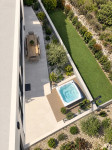 PRIMOŠTEN – ekskluzivan stan 122 m² s mediteranskim vrtom, 100 m od pl
