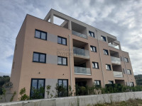 PRIMOŠTEN (NOVOGRADNJA): LUX. 3.SOB. STAN 83.20m2 + VPM  (2.kat)