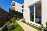 PRIMOŠTEN – ODLIČAN STAN 74,31 m² | 2 SPAVAĆE SOBE | 400 m OD PLAŽE |