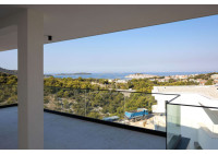 Primošten – penthouse 157 m², krovna terasa, garaža i pogled na more