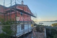 Primošten, predgrađe nova kuća od 250 m², tri sobe i pogledom na more