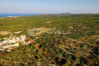 Primošten, Vadalj, atraktivna građevinska parcela površine 824 m2