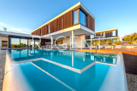 Primošten – vila 300 m² s bazenom, 4 spavaće sobe i pogledom na more