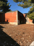Primošten- zemljište sa započetom gradnjom kuće